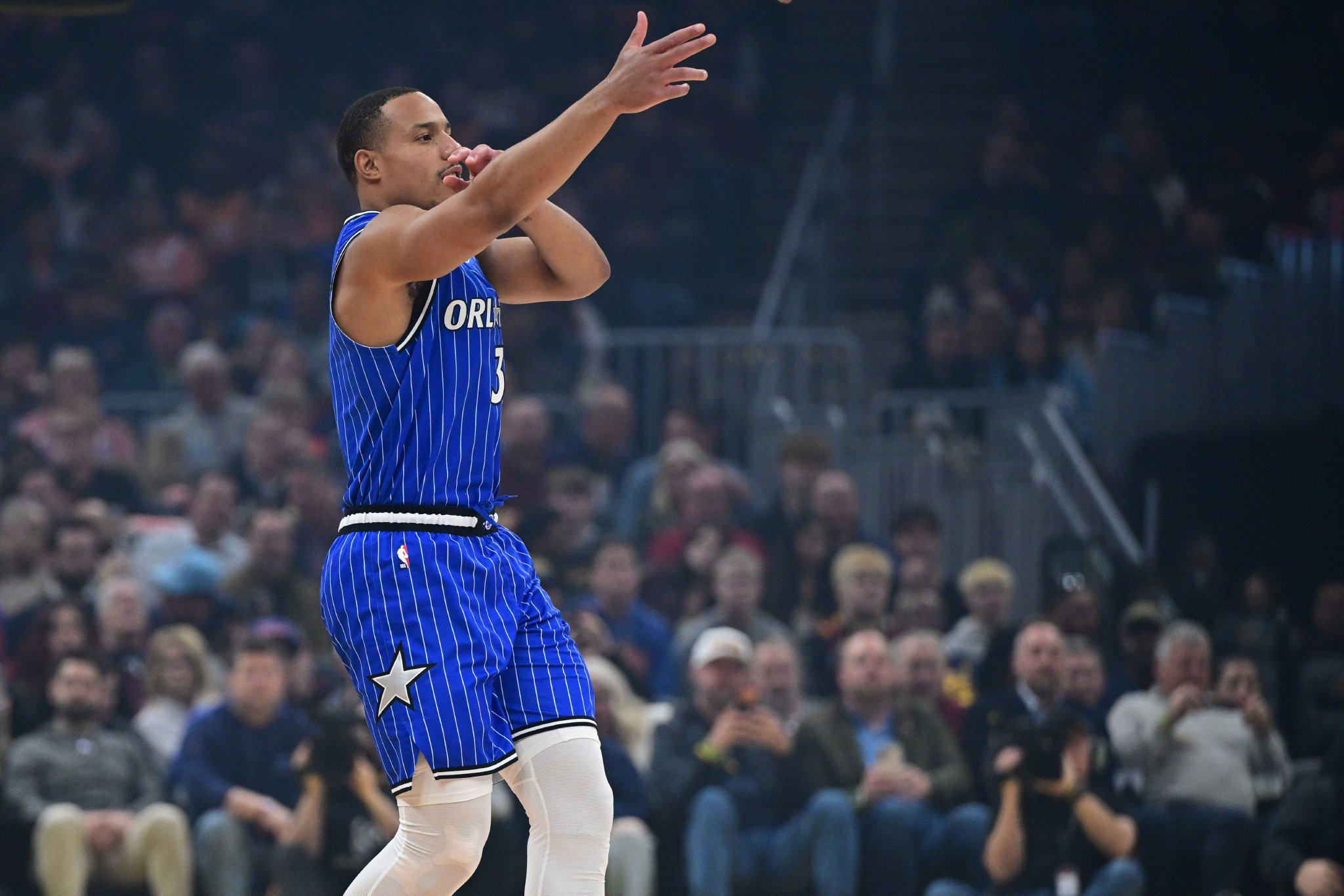 后场双枪！半场贝恩三分4中4砍14分 萨格斯7中4拿12分3助