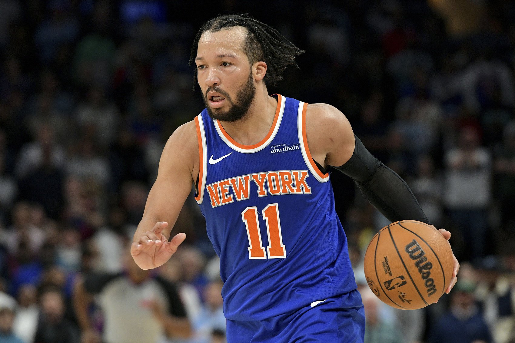 慢慢调整状态！布伦森一场比赛两次受伤 18中7拿19分&有6次失误