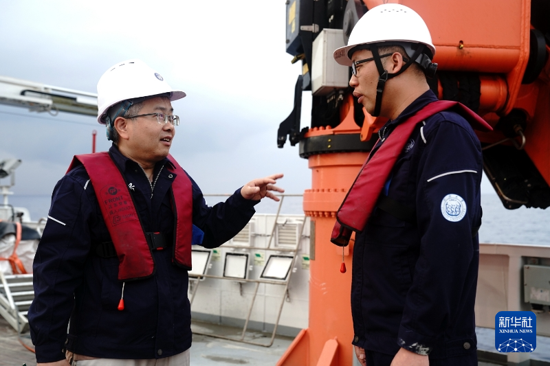 乘坐“同济”号在南海“追碳”|同济大学_新浪财经_新浪网