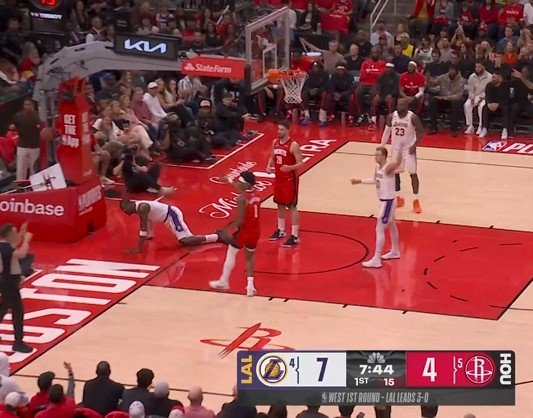 你又开始了！火箭反击2打1&申京不攻再传失误 申京还推艾顿犯规