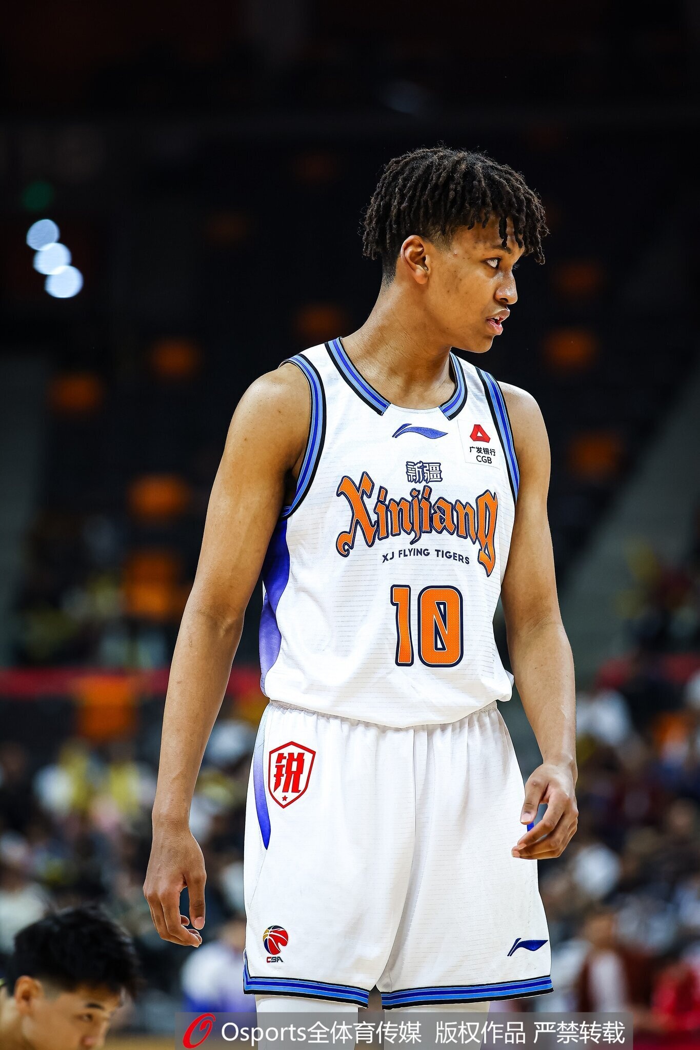 媒体人：新疆陷入低谷但6人入选短训队 能入郭导法眼潜力值得期待