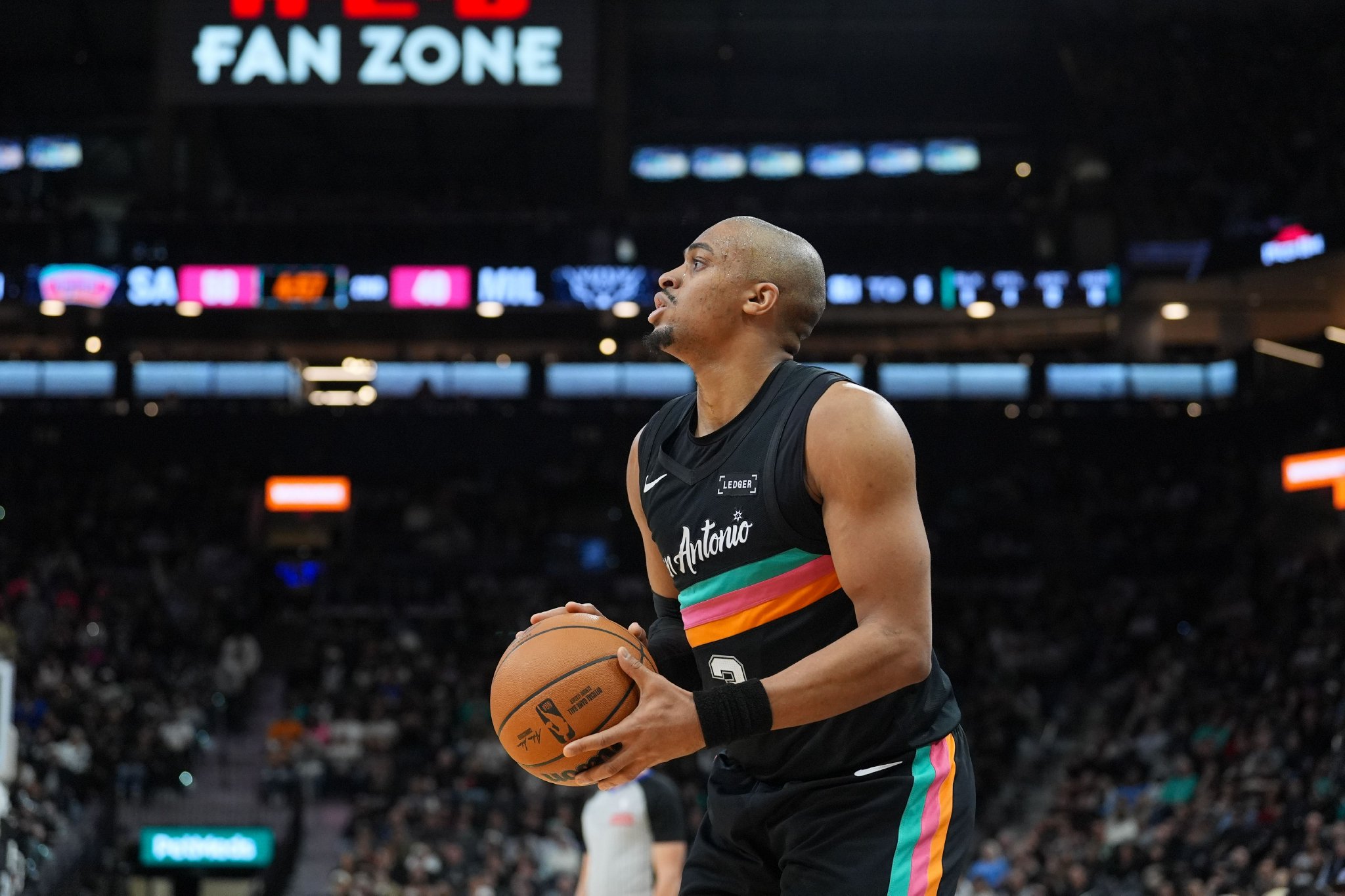 三场合计18中5！米奇：不担心凯尔登的进攻 对手防得也不错