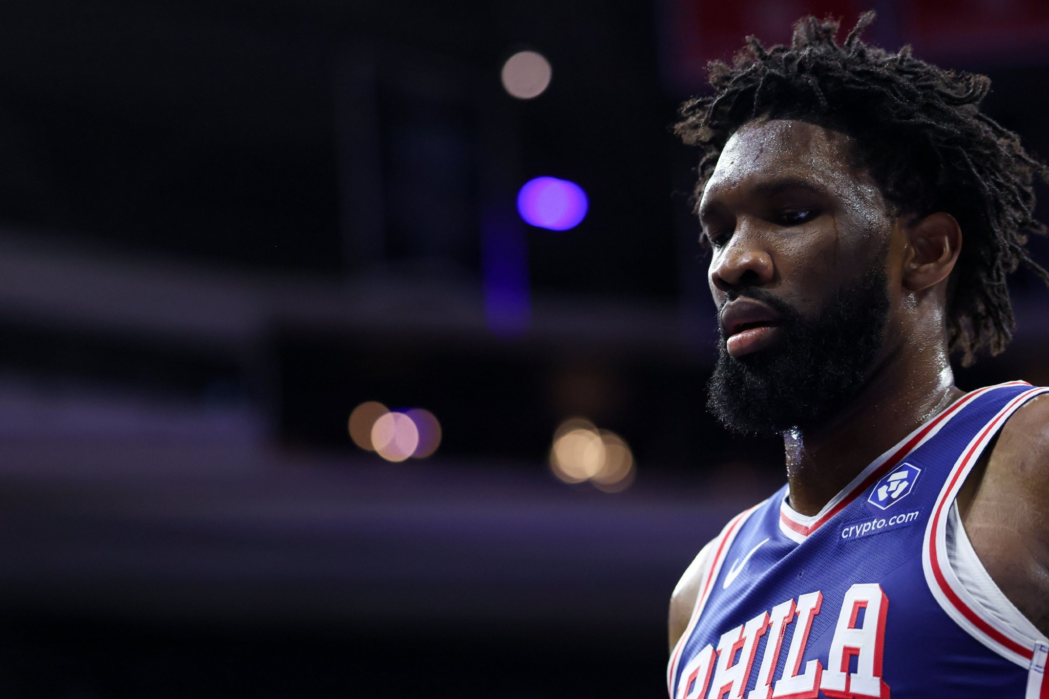 记者：恩比德完全打不疼凯尔特人 无法迫使绿军改变防守策略