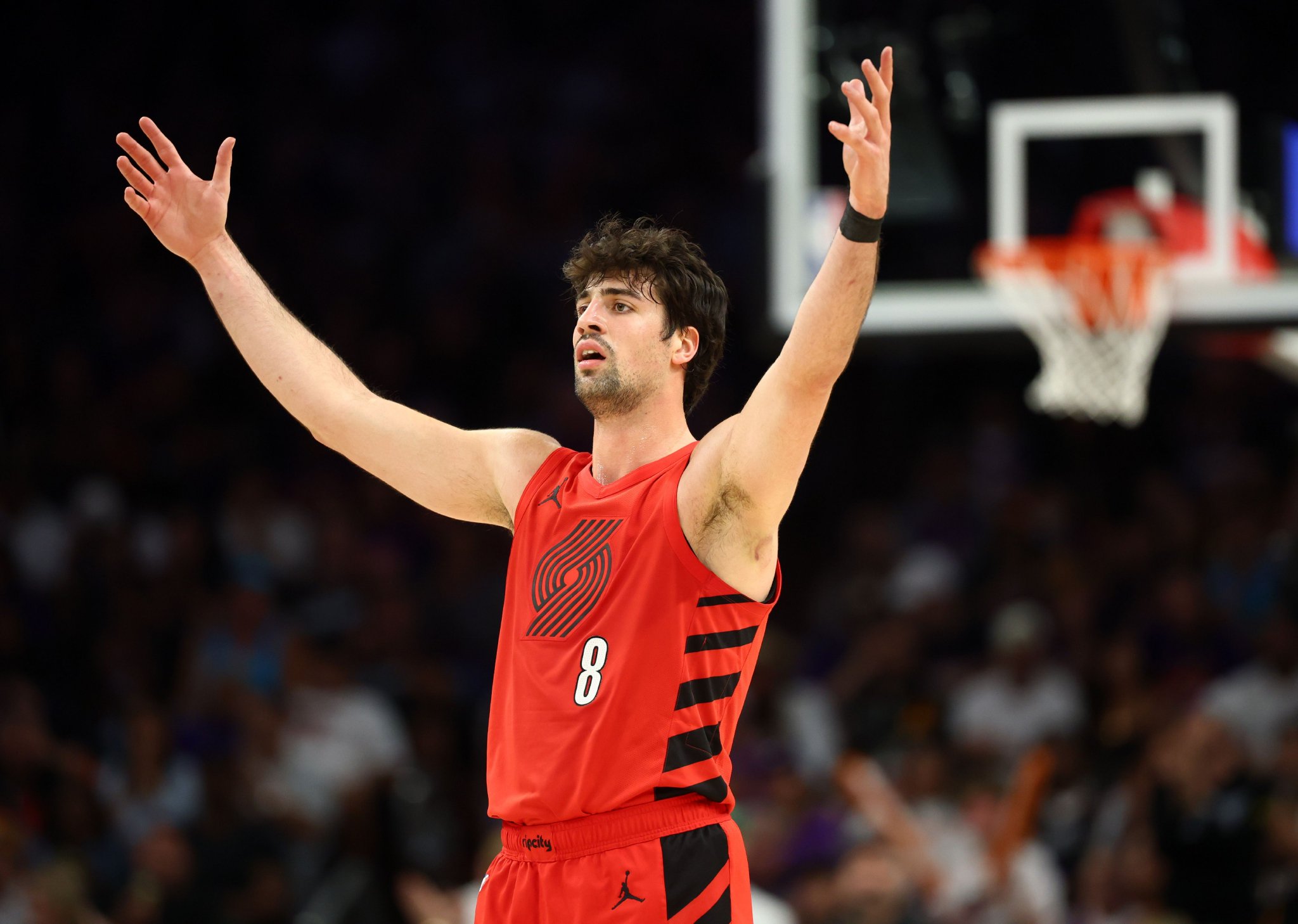 侵略性十足！阿夫迪亚半场7中4拿到13分5板3助 罚球5中5