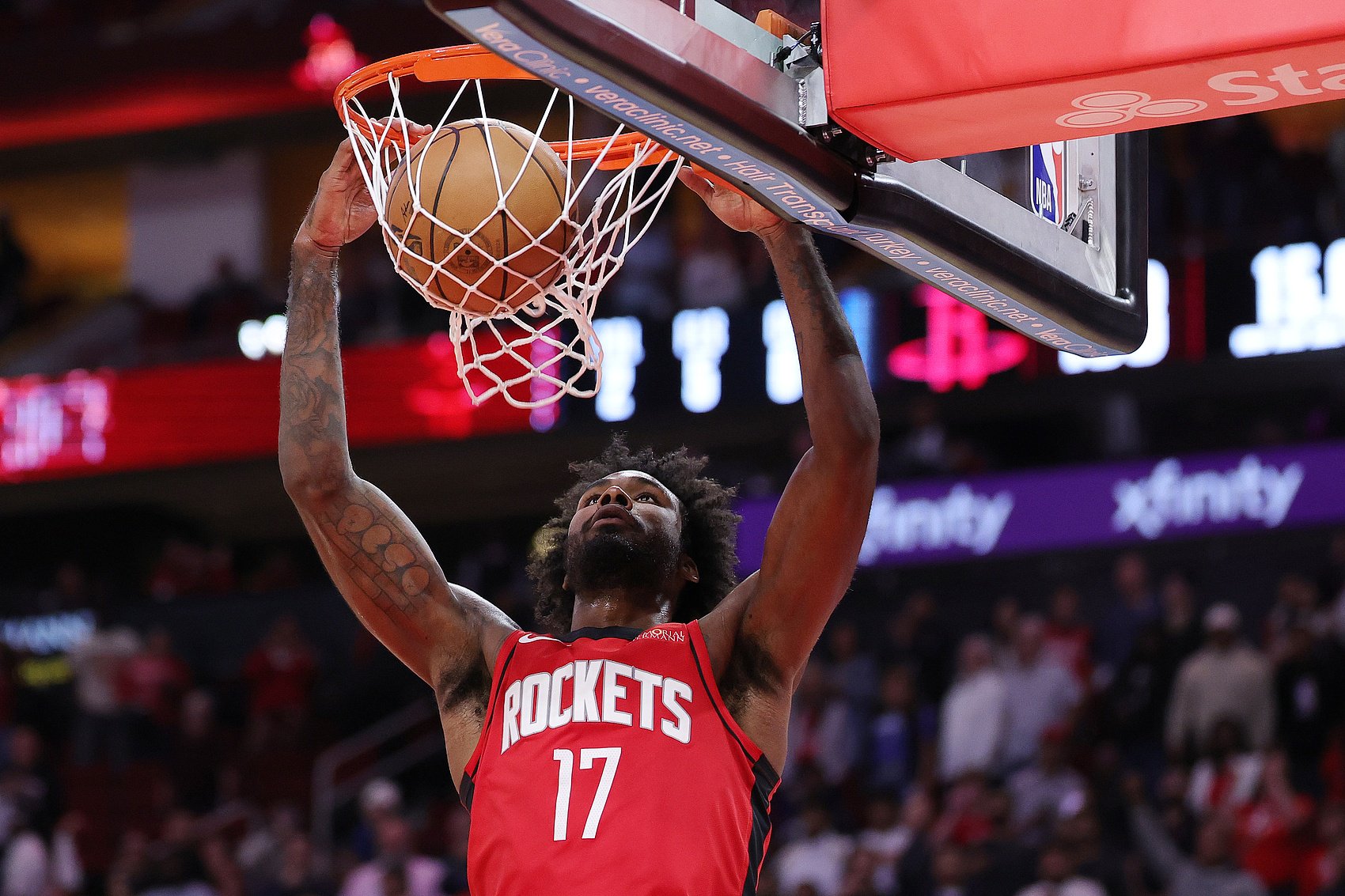 致胜法宝！火箭本场送出17次抢断 追平队史季后赛单场纪录