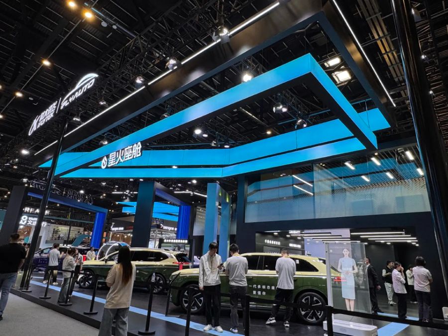 （科大讯飞星火座舱展台，21世纪经济报道记者 焦文娟/摄）