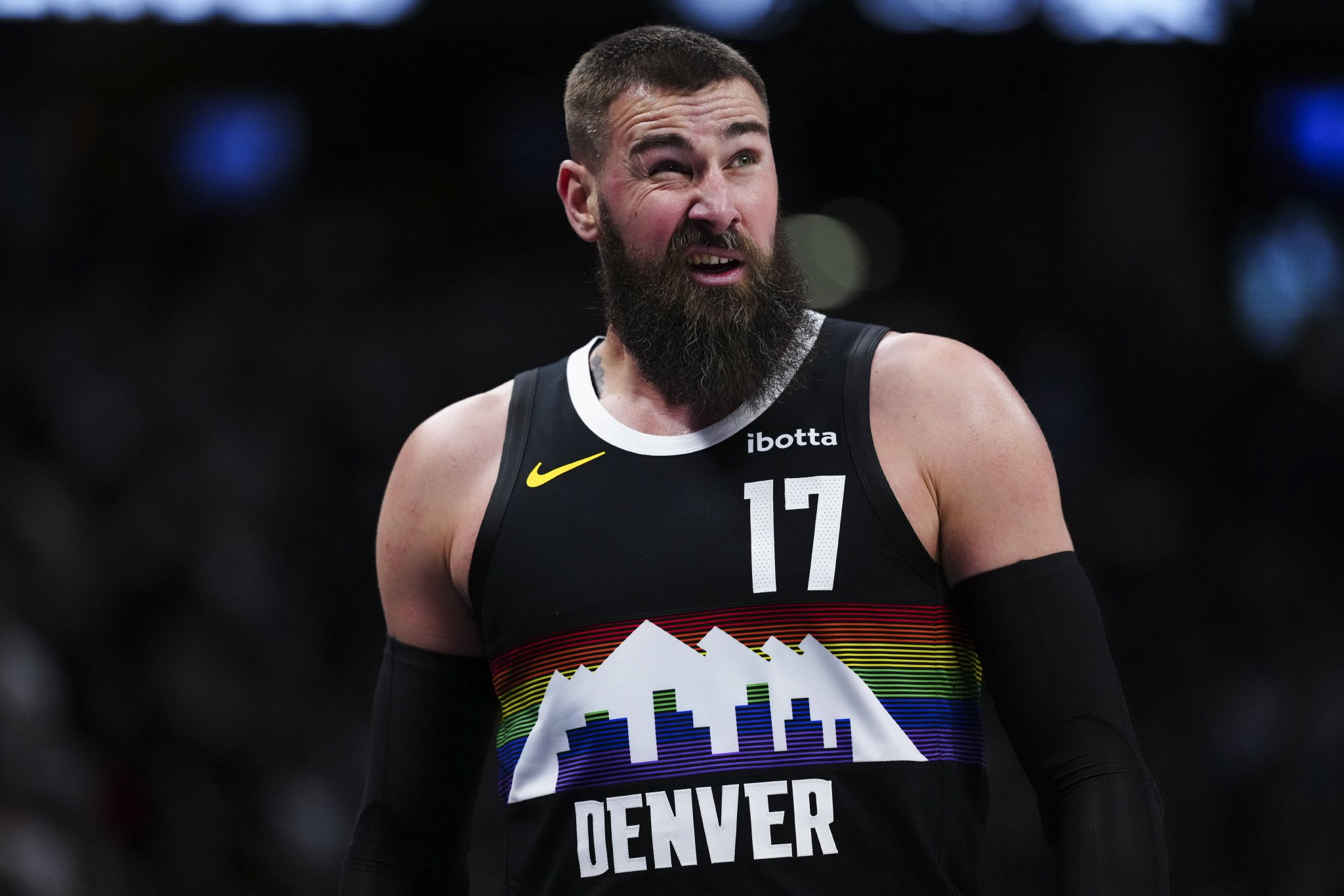 瓦兰谈取胜：我们打出了自己的节奏 大家都站了出来扛起责任