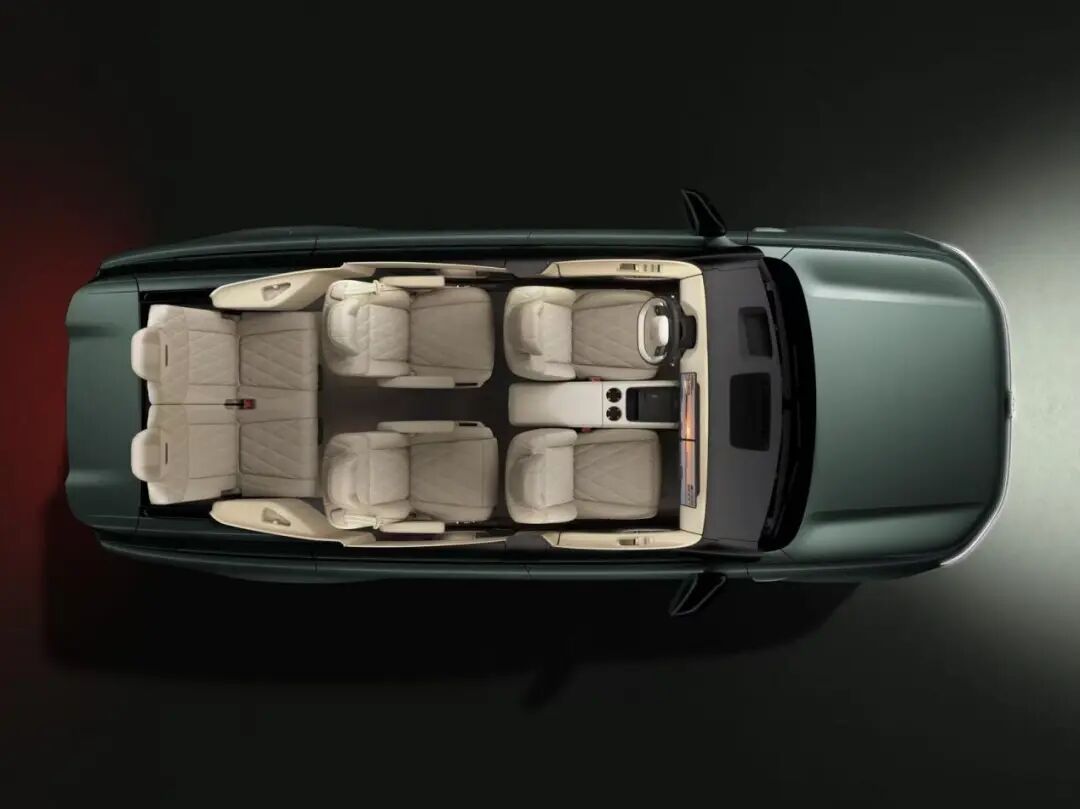 青藏公路百公里4.57L的吉尼斯油耗纪录、1651km综合续航、800V快充10分钟补能210km——这些数据标志着上汽大众在增程领域已从“跟随者”变为“规则制定者”