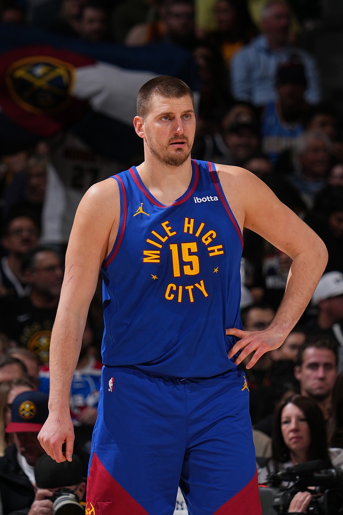 韩乔生：约基奇用无解表现带队逆风续命 历史级别统治力尽显