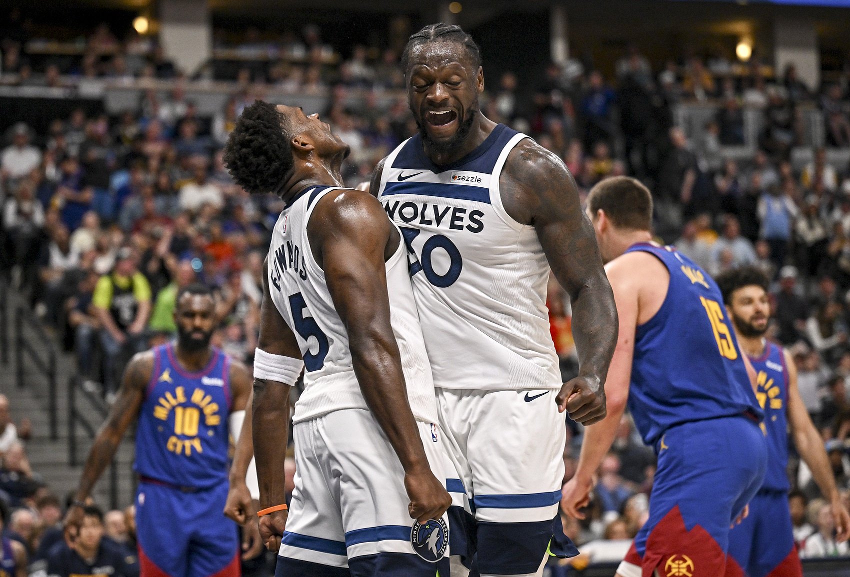 兰德尔：和华子&迪文俩人都谈过了 我们上场后会为了他们而战