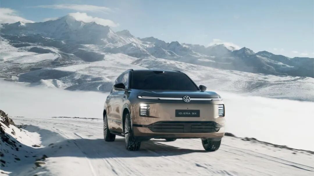 青藏公路百公里4.57L的吉尼斯油耗纪录、1651km综合续航、800V快充10分钟补能210km——这些数据标志着上汽大众在增程领域已从“跟随者”变为“规则制定者”