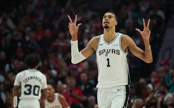 马刺4比1开拓者：甚至让文班练兵？