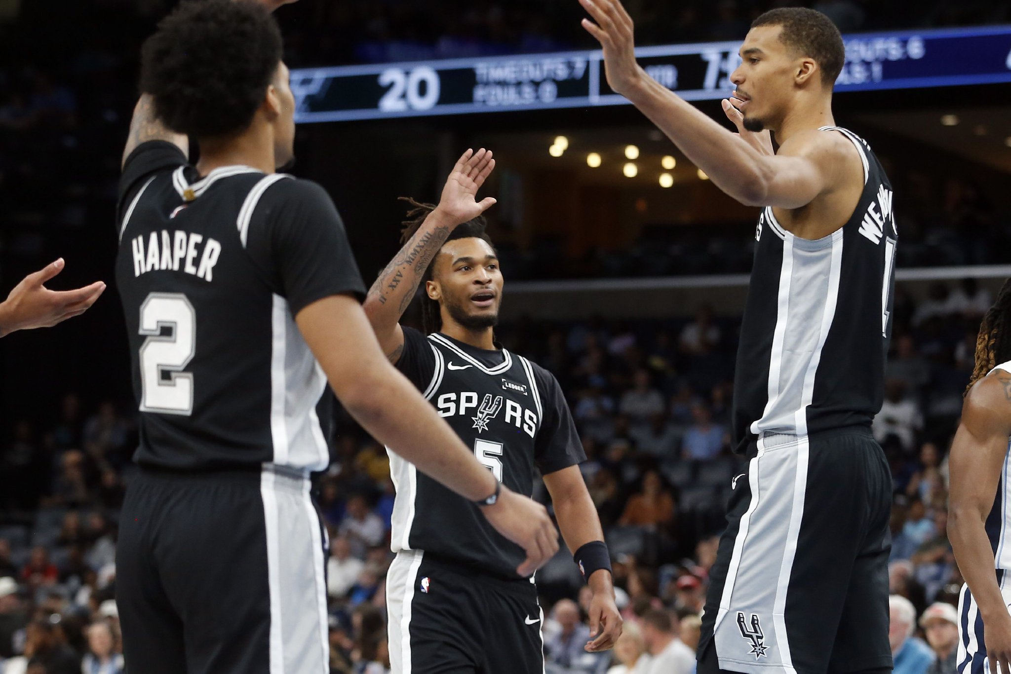 这很马刺！领袖文班7中5赢球微微出汗 全民皆兵时隔9年苦尽甘来