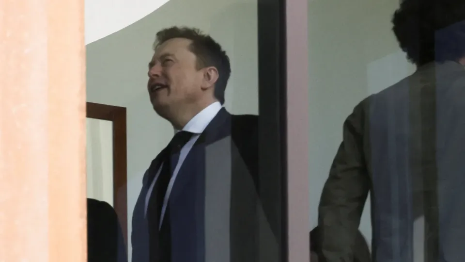 马斯克作为第一位证人出庭