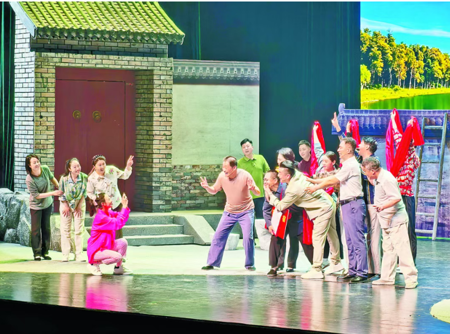原创话剧《家在运河边》复排首演圆满落幕_新浪财经_新浪网