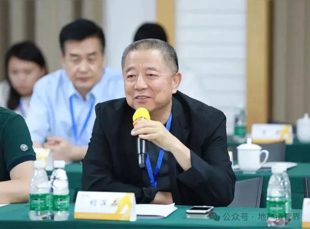 又一地产大佬长期滞留境外
