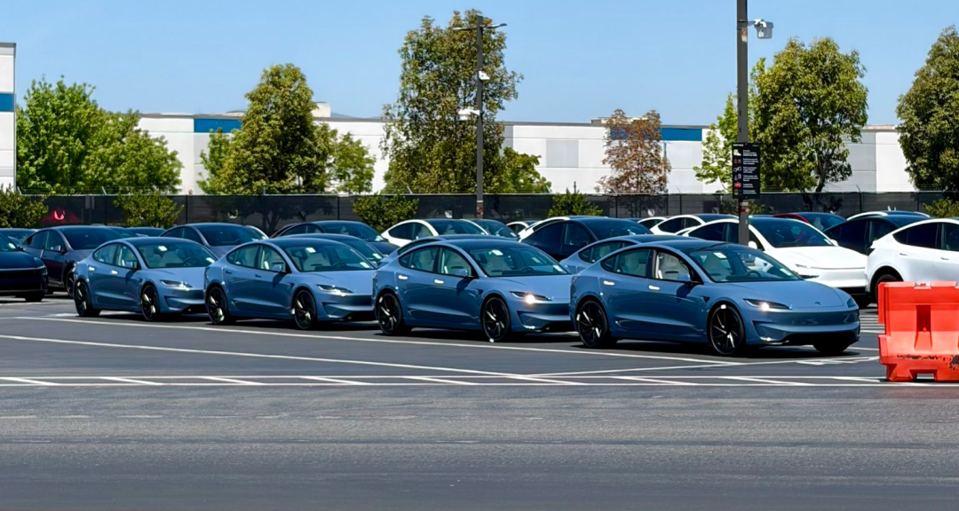 美版 Model Y 系 2 款全新车漆下线|Model 3_新浪财经_新浪网