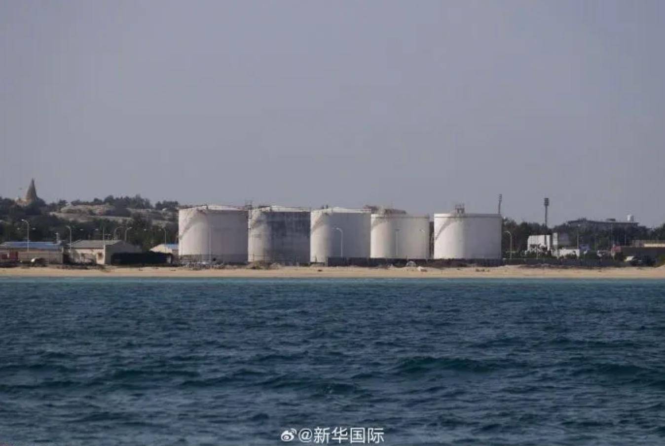 美实施海上封锁后，伊朗因储油罐已满将石油排入海中？伊媒：不属实！是一艘欧洲油轮排放的