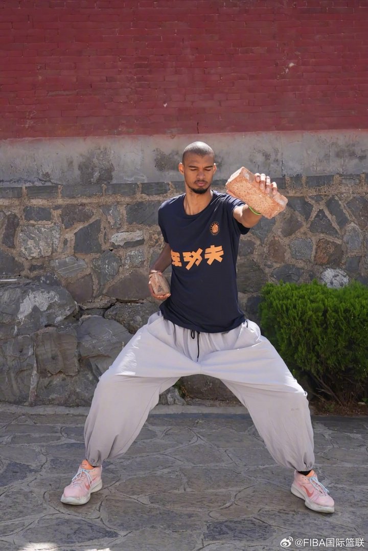 2周夏令营 一生少林情！FIBA晒文班少林寺修炼照：最强暑假训练营