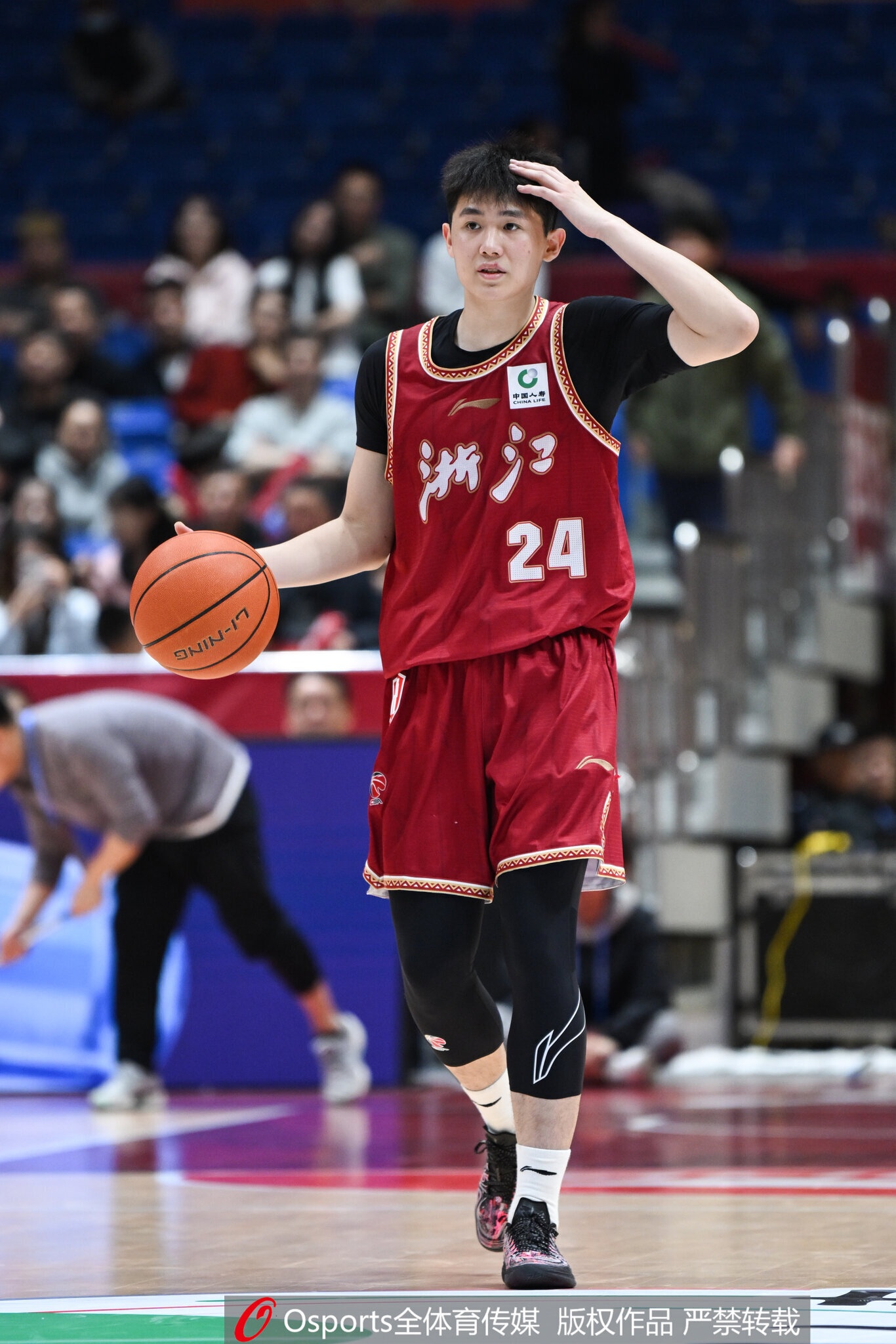 记者：李悦洲心脏足够大 但他的能力还不足以在今晚力挽狂澜