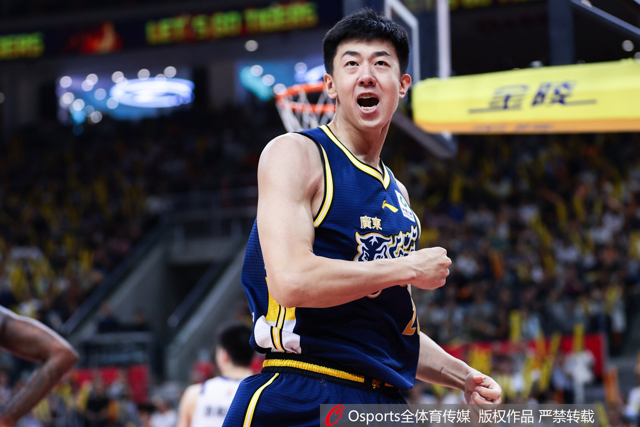 媒体人：广东缺乏大个球员轮换&导致防线彻底崩溃 是时候改变了