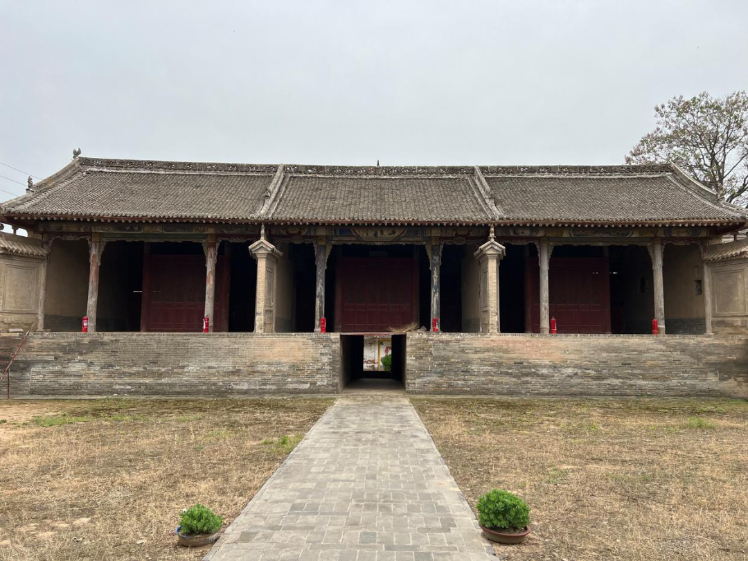 ▲芮城“连三舞台”（图源：百家号@醋娃爱吃醋）
