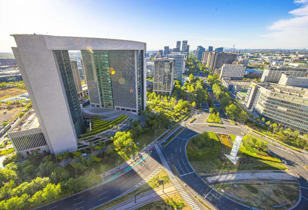 ▲北京亦庄是北京高精尖产业主阵地（图片来源：《北京日报》）