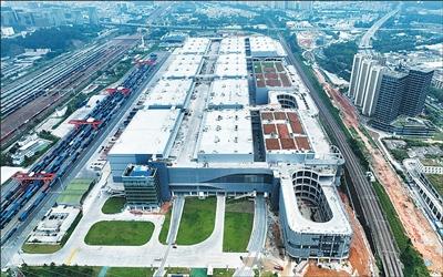 广东深圳平湖南综合物流枢纽采用立体化开发,有机融合铁路、公路与海运功能——智能拼装,铁路货场上建起物流园(创新故事)_新浪财经_新浪网