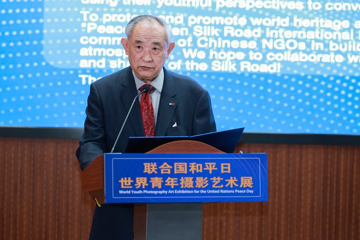 中国世界和平基金会主席、北京国际和平文化基金会理事长李若弘