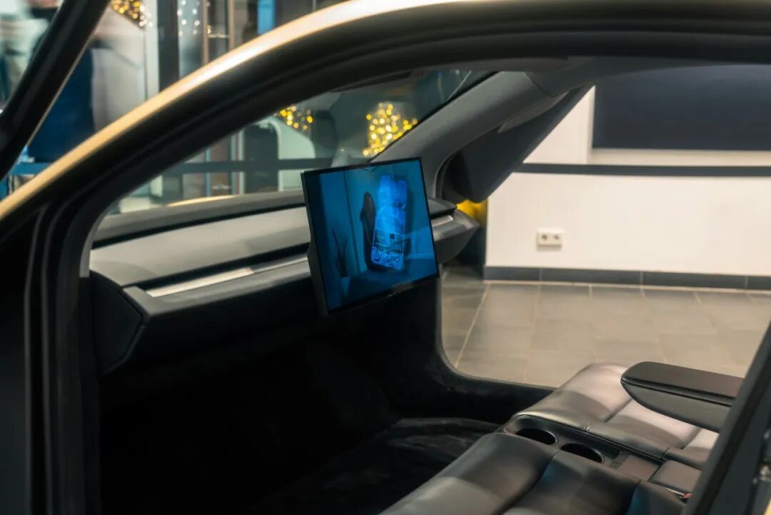 取消方向盘的特斯拉 Cybercab 图源:unsplash