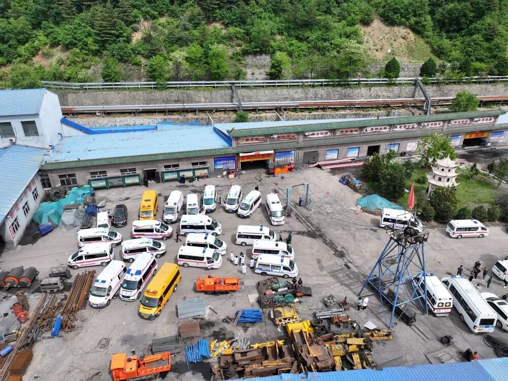 这是5月23日拍摄的山西通洲集团留神峪煤矿瓦斯爆炸事故救援现场(无人机照片)。新华社发(白志斌 摄)