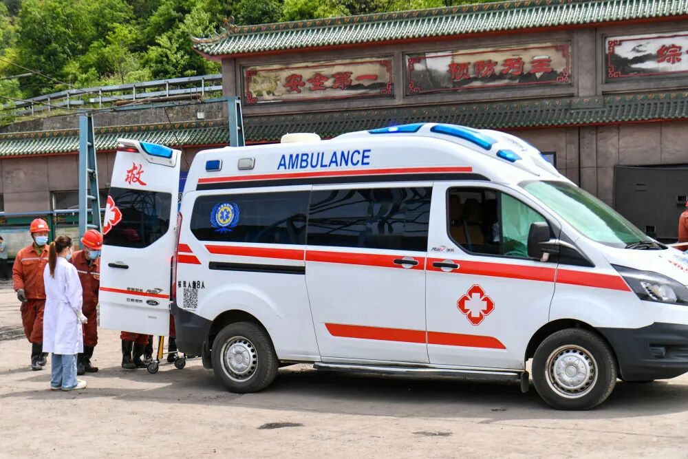 这是5月23日在山西省长治市沁源县通洲集团留神峪煤矿拍摄的救援现场。新华社记者 曹阳 摄