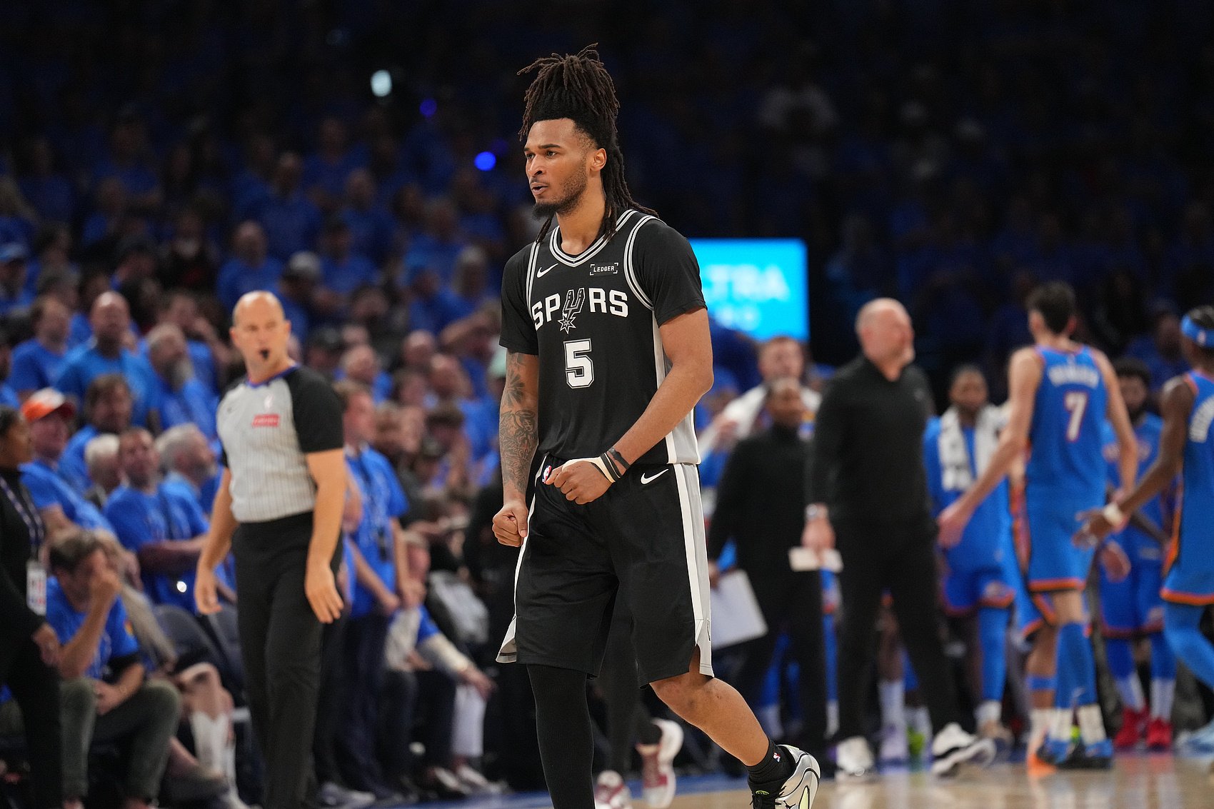 76人队记：文班很强但卡斯尔也非同凡响 后者将在联盟长期闪耀