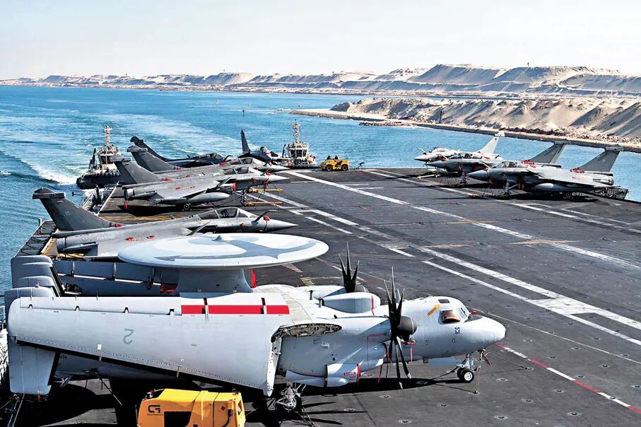 法國海軍航空母艦「戴高樂號」正前往紅海南部，為可能恢復霍爾木茲海峽航行的任務做準備。 資料圖片