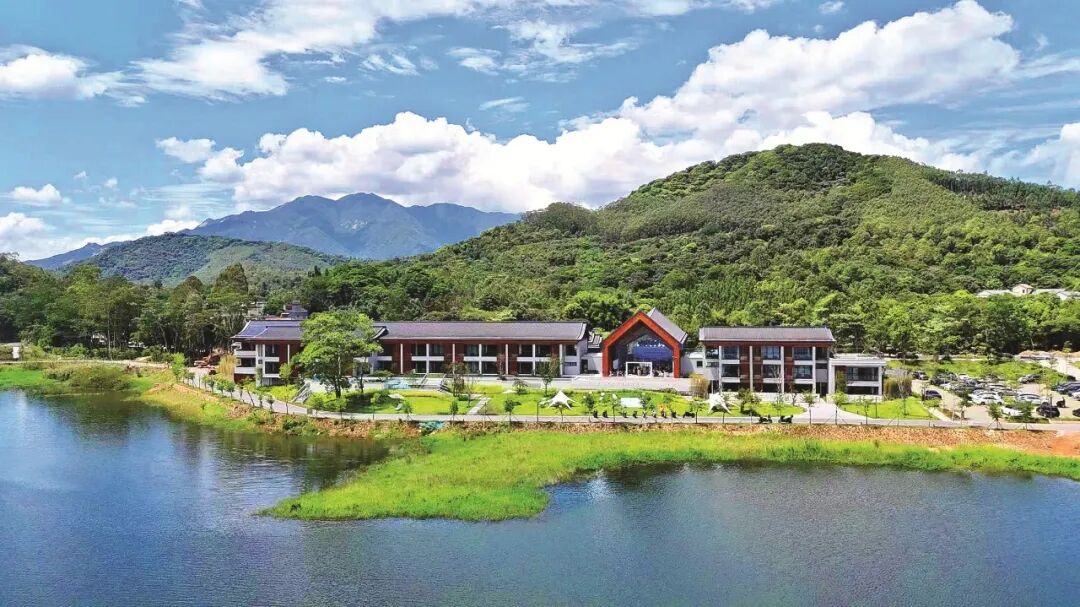 218最美旅游公路显岗驿站。杨建业 摄
