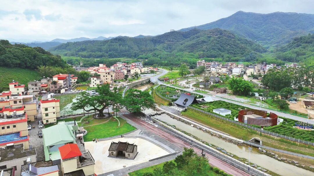 龙门麻榨中心村。钟畅新 摄