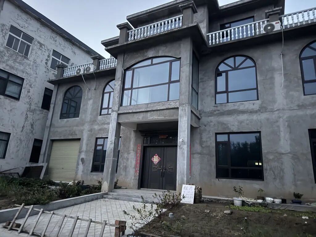 农村自建房不只是一栋房子，更成为漂泊者连接故土、安放记忆的寄托
