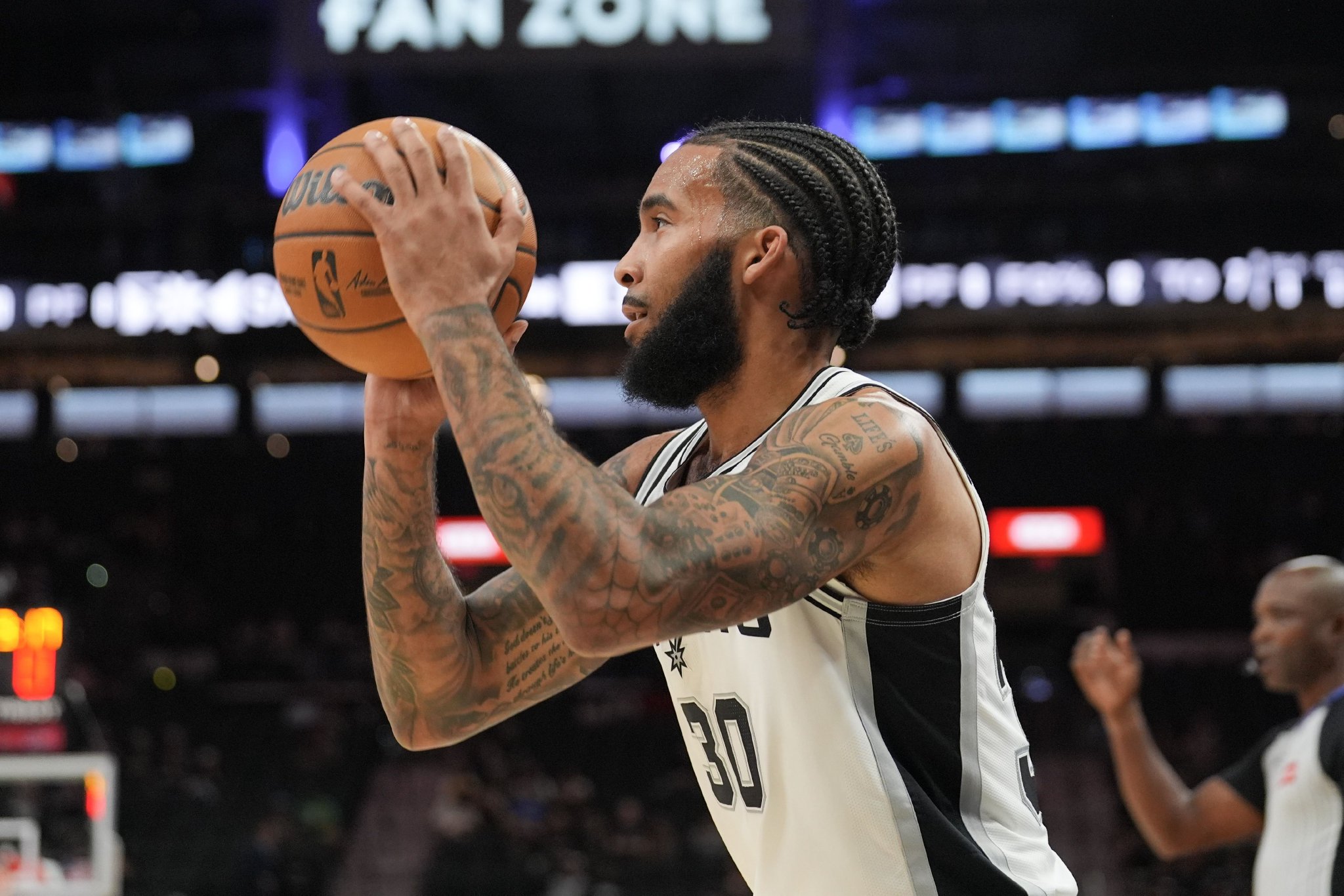 比肩水花！尚帕尼在分区决赛抢七中单场投进6记三分 NBA历史第3人