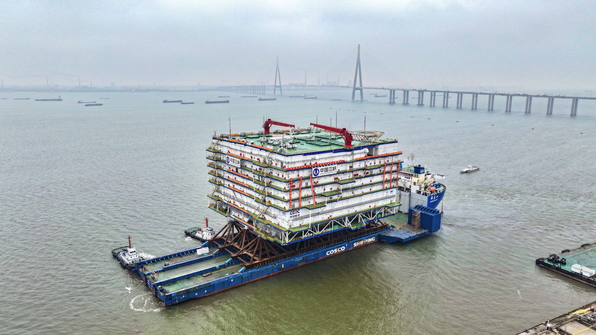 世界规模最大海上换流站“海风之心”正式启运