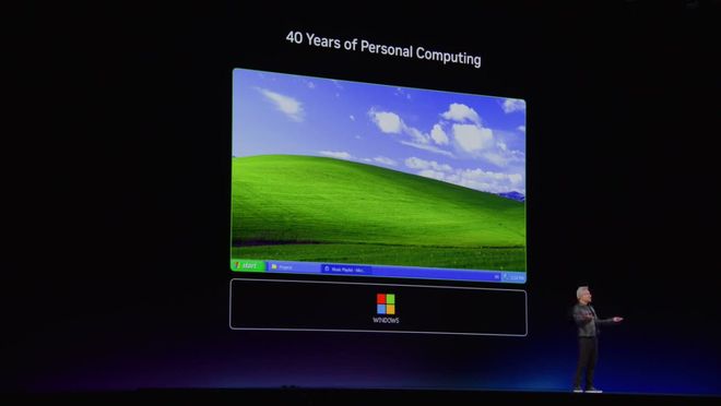 黄仁勋首先回顾了 Windows PC 40 年的发展历程｜图片来源：英伟达