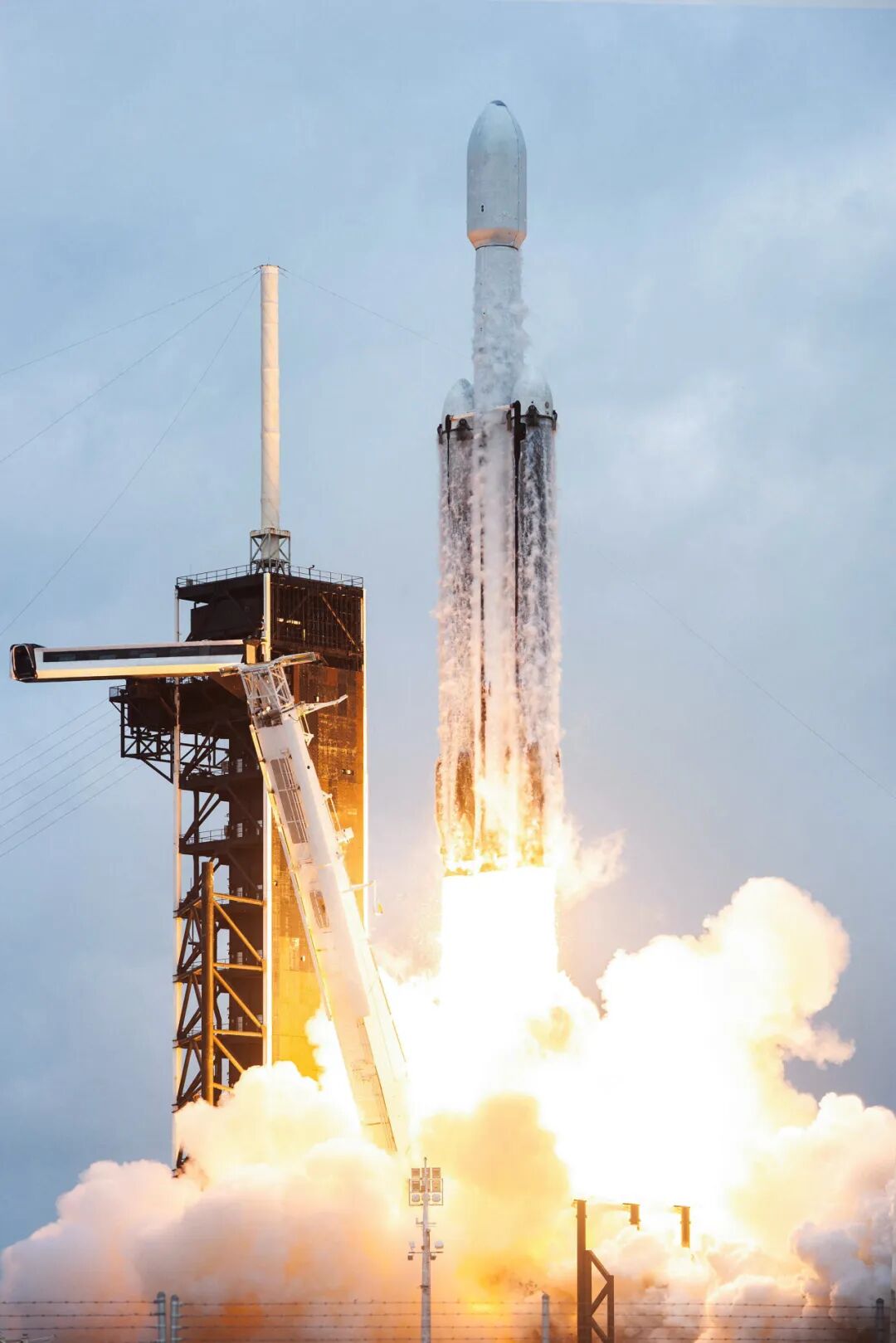 ▲SpaceX已经完成了多次美国政府机构的发射任务（NASA灵神星号探测器发射现场，图：Alamy）