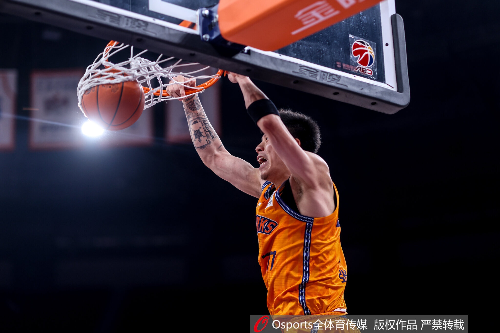 记者：张镇麟！CBA第一小前锋！总冠军实至名归！