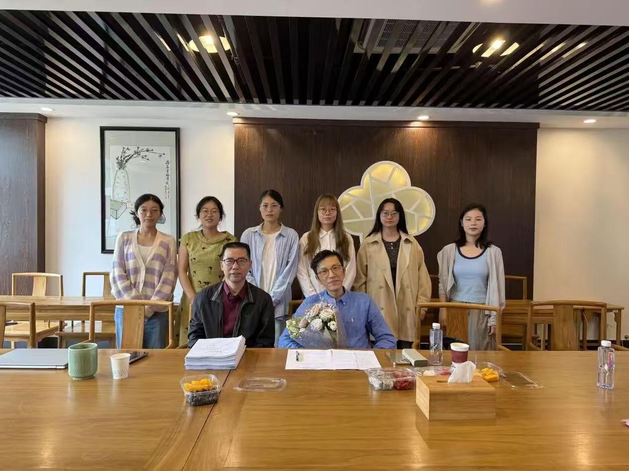 多所高校迎来不交论文拿学位的毕业生，有学生用小说获得硕士学位