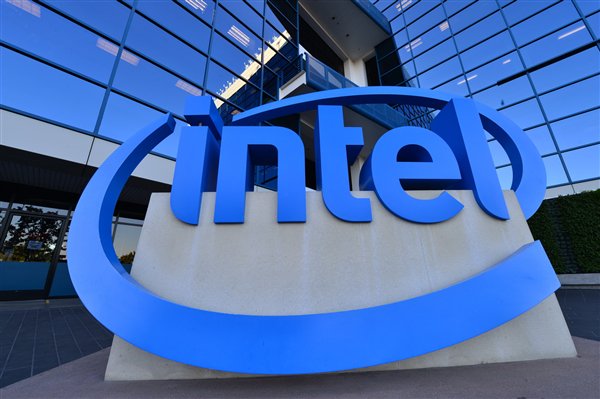 Intel 300万颗TPU大单被泼冷水！摩根大通：2nm芯片仍归台积电、英特尔只做封装