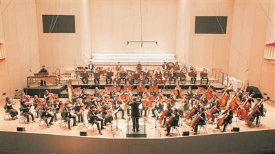 　　音乐家奉献精彩演出。 本报记者 何晟英摄