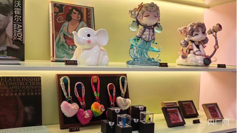 大行道艺术中心内的展品(央广网发 见习记者杨辉 摄)
