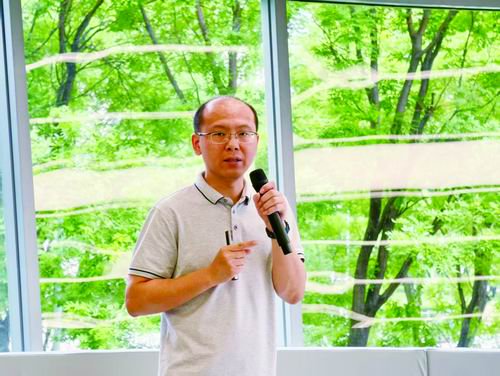 自带“冠军基因”的团队想让国产芯片“跑起来”