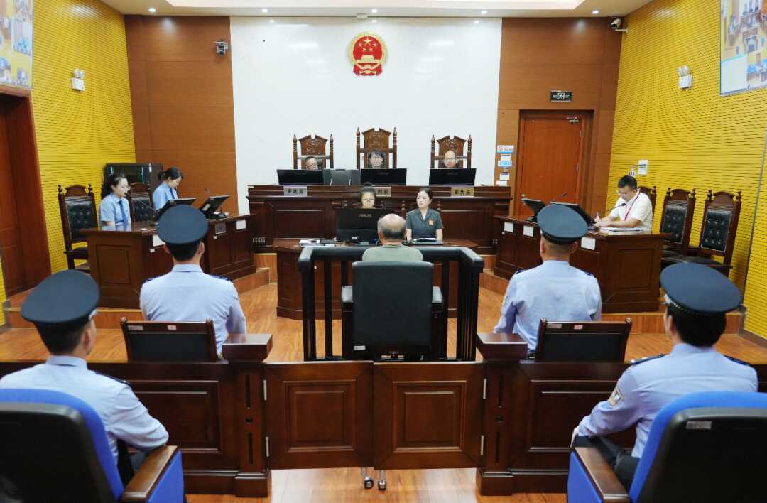 贵州省政协人口资源环境委员会原主任李光荣受贿、利用影响力受贿案一审宣判