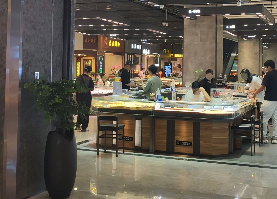 深圳水贝现场&nbsp;图片来源：每经记者&nbsp;赵景致&nbsp;摄