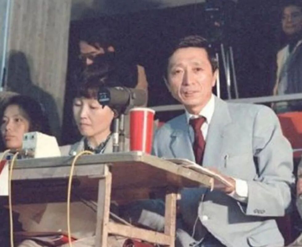 央视体育解说员宋世雄在解说